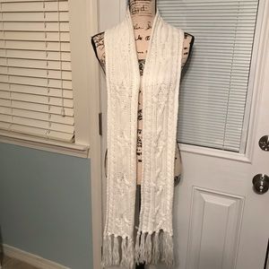 New New York & Co Cable Knit Fringed White Scarf